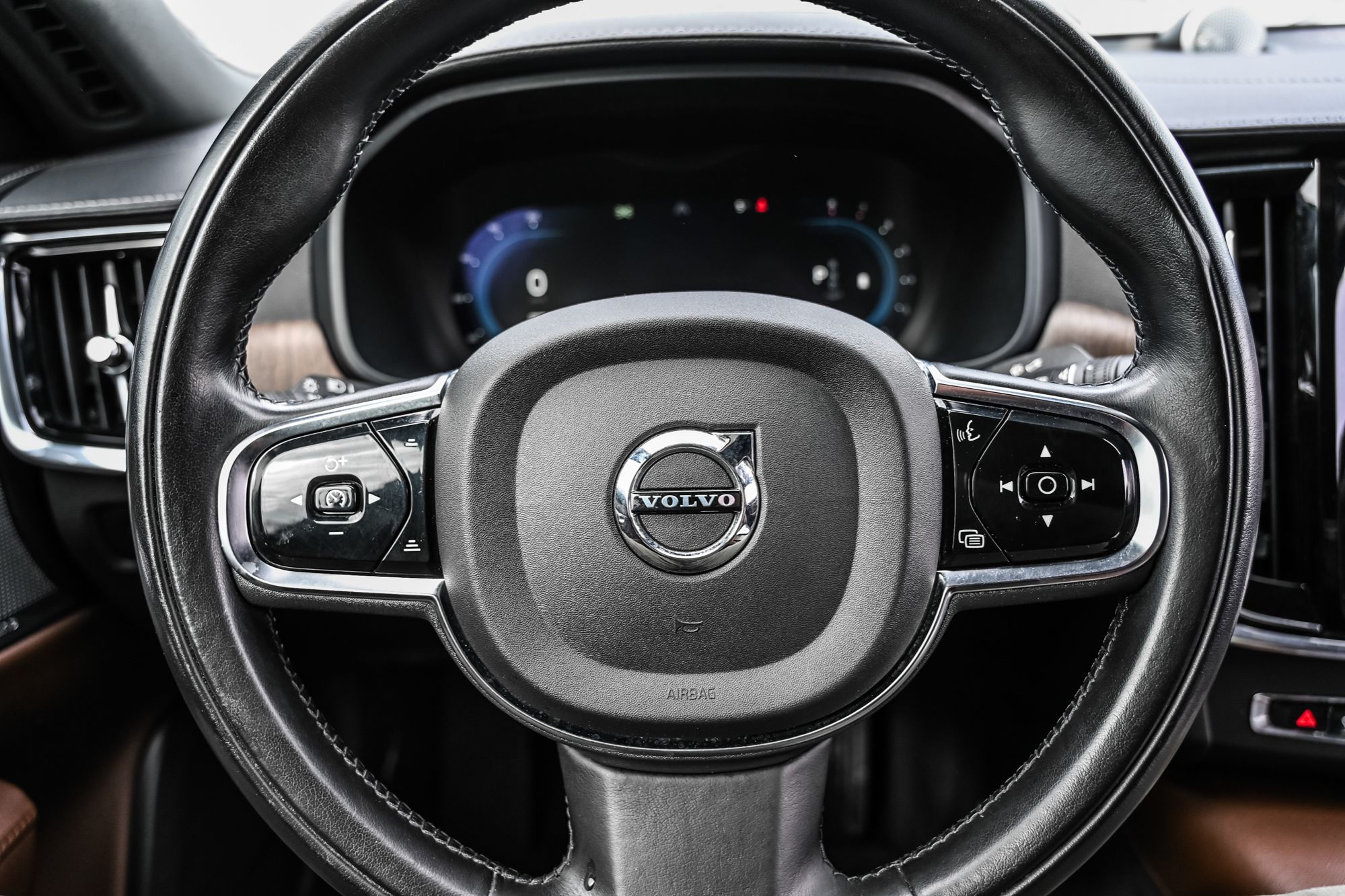 2022 Volvo S90 in Dorval, Quebec