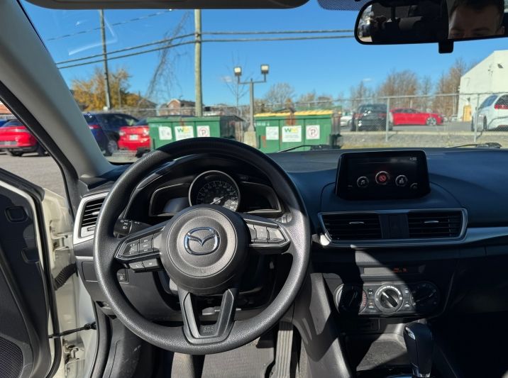 Photo 2018 Mazda Mazda3 GX #8