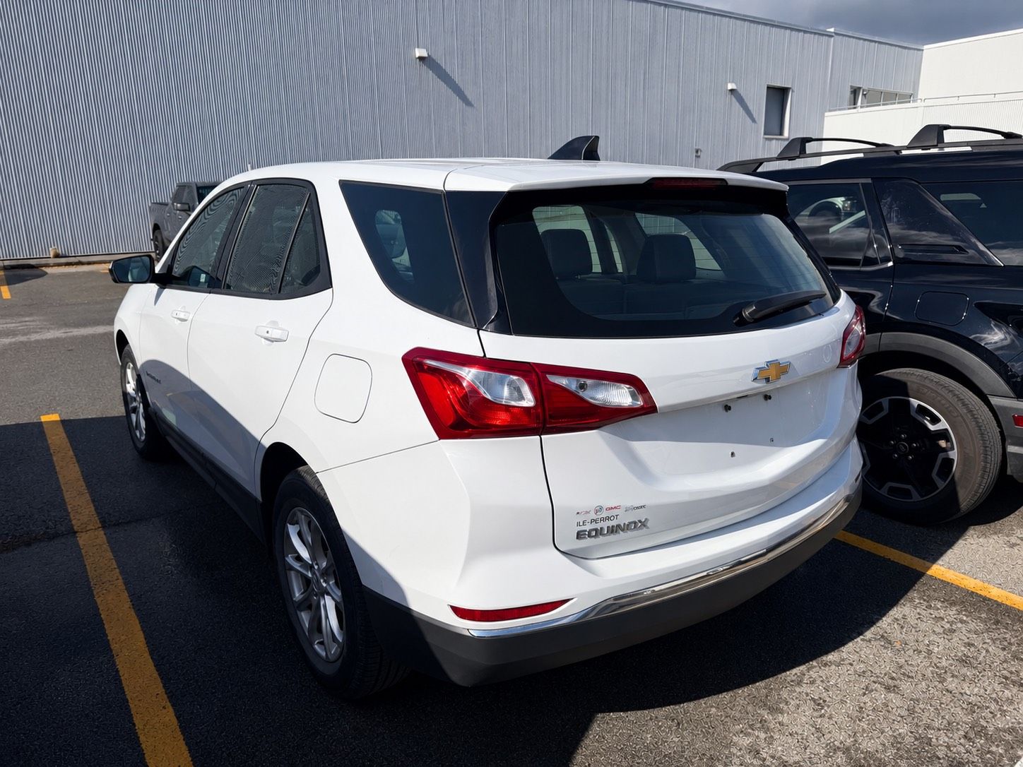 Photo 2018 Chevrolet Equinox LS, A/C, POWER GROUP, FWD, CRUISE #1