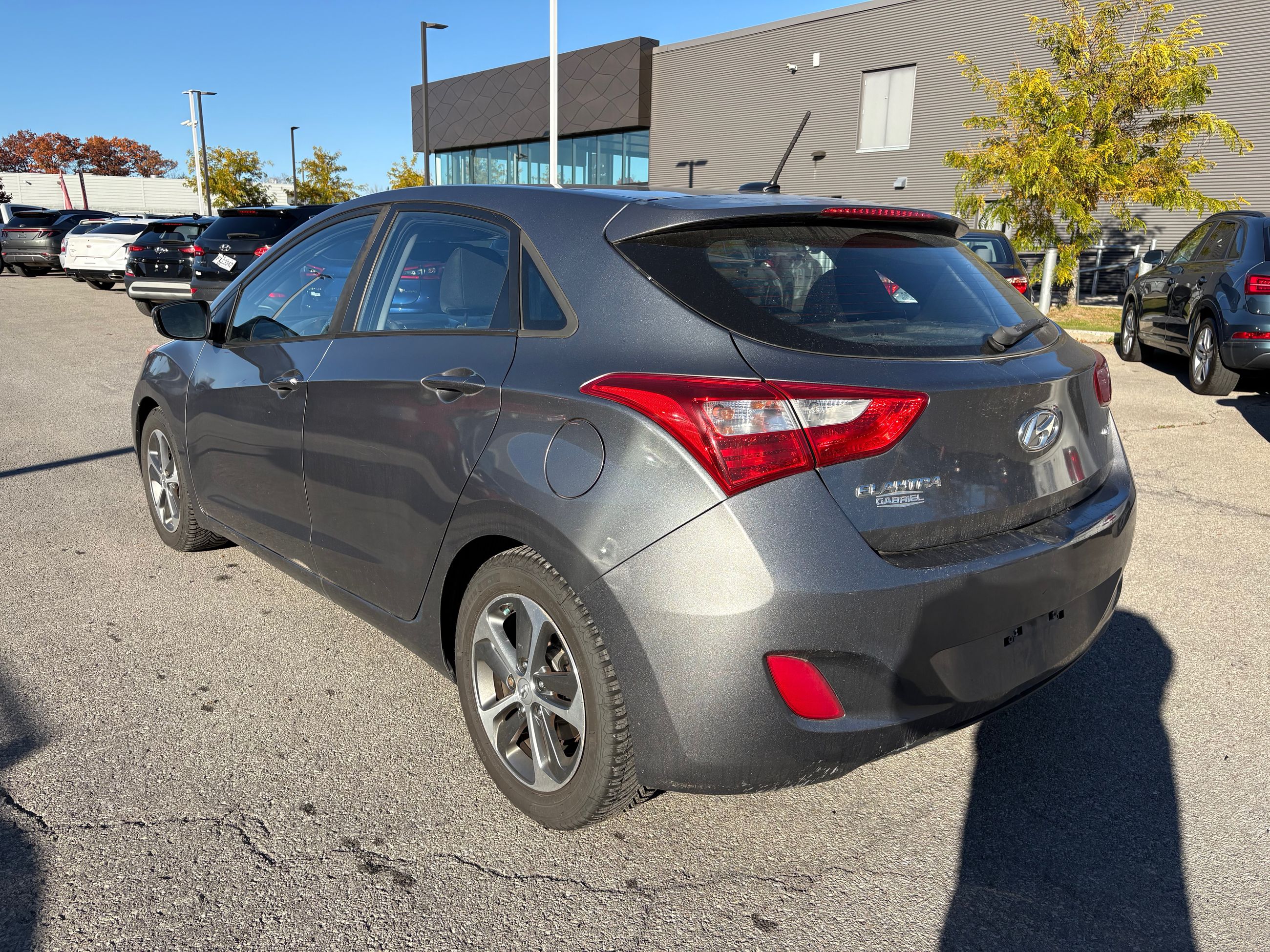 Photo Hyundai Elantra GT GLS - MANUAL - PANORAMIC SUNROOF - BLUETHOOT 2016 #7