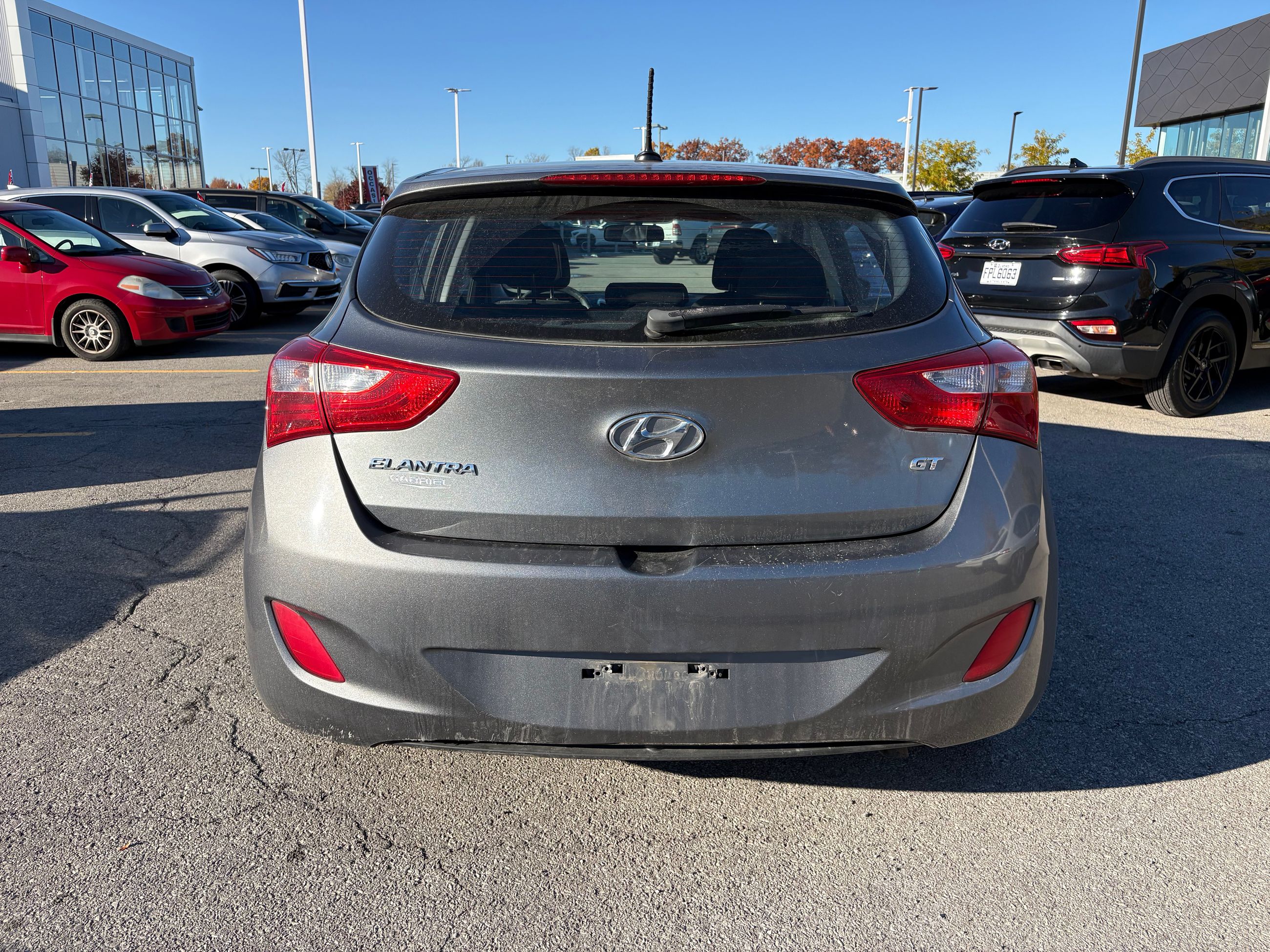 Photo Hyundai Elantra GT GLS - MANUAL - PANORAMIC SUNROOF - BLUETHOOT 2016 #6