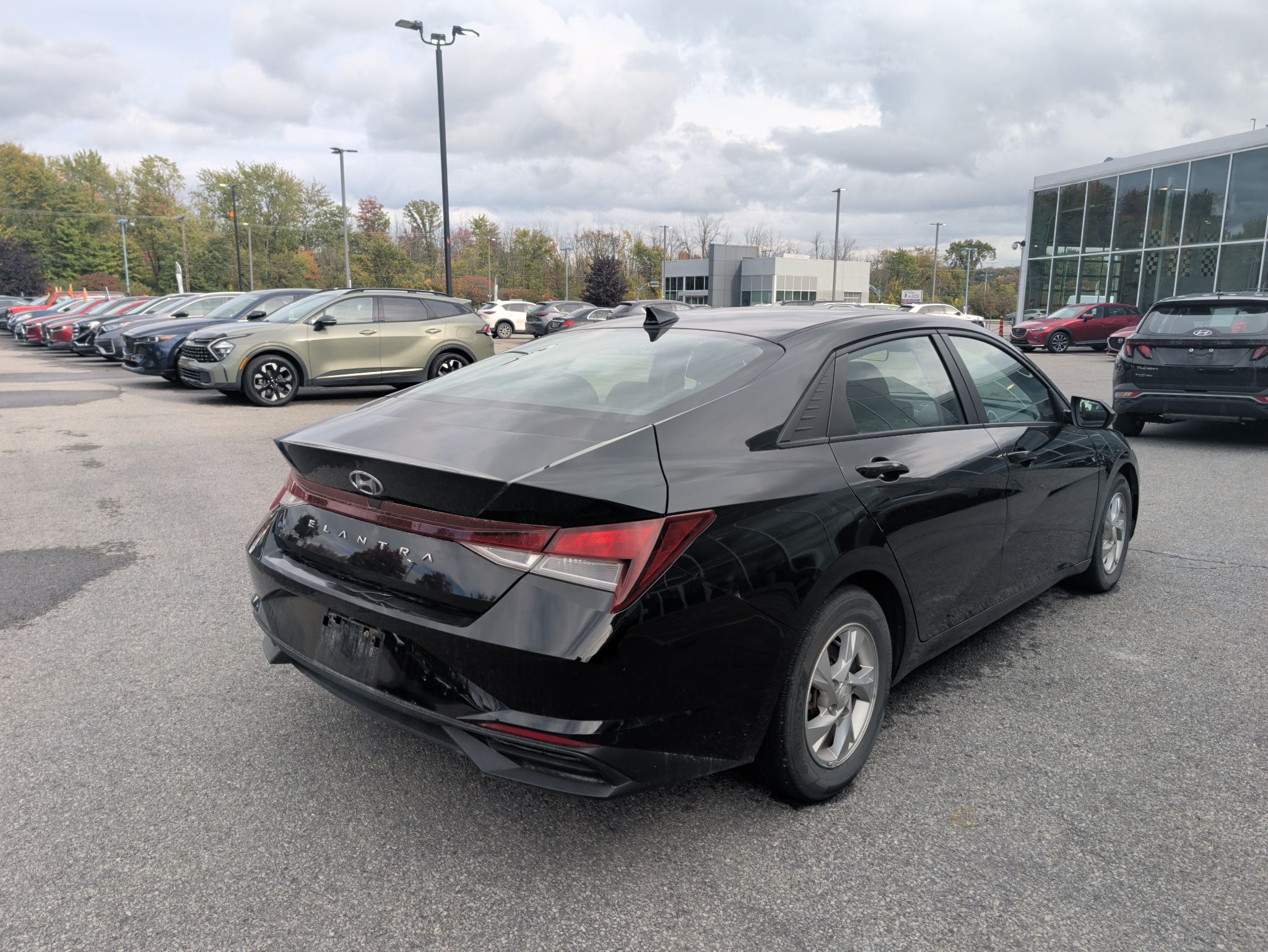 Photo 2023 Hyundai Elantra Essential #4