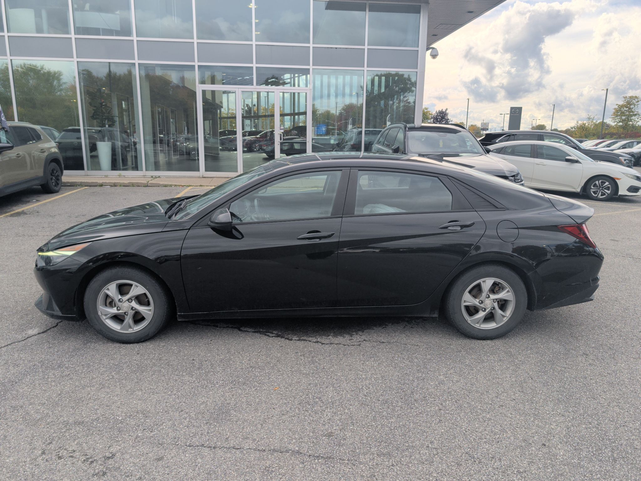 Photo 2023 Hyundai Elantra Essential #2