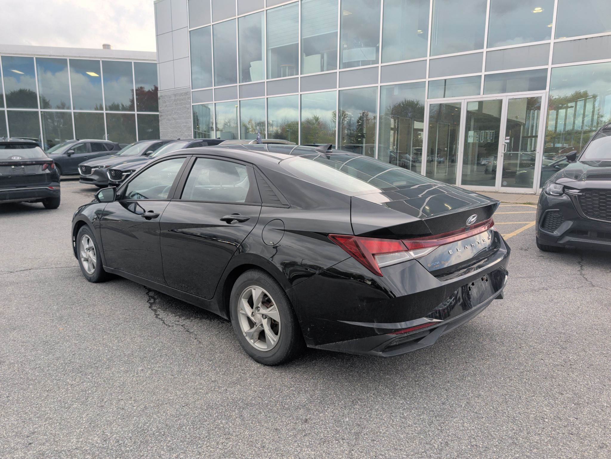 Photo 2023 Hyundai Elantra Essential #3
