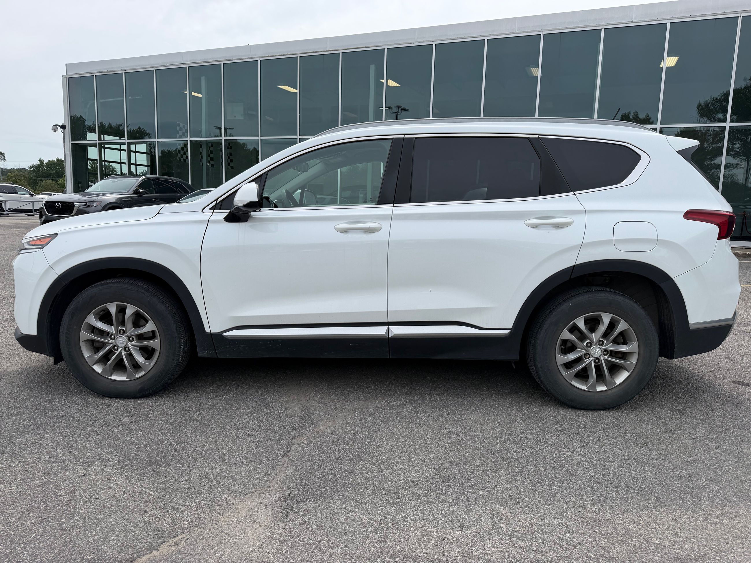 Photo Hyundai Santa Fe Essential 2020 #3