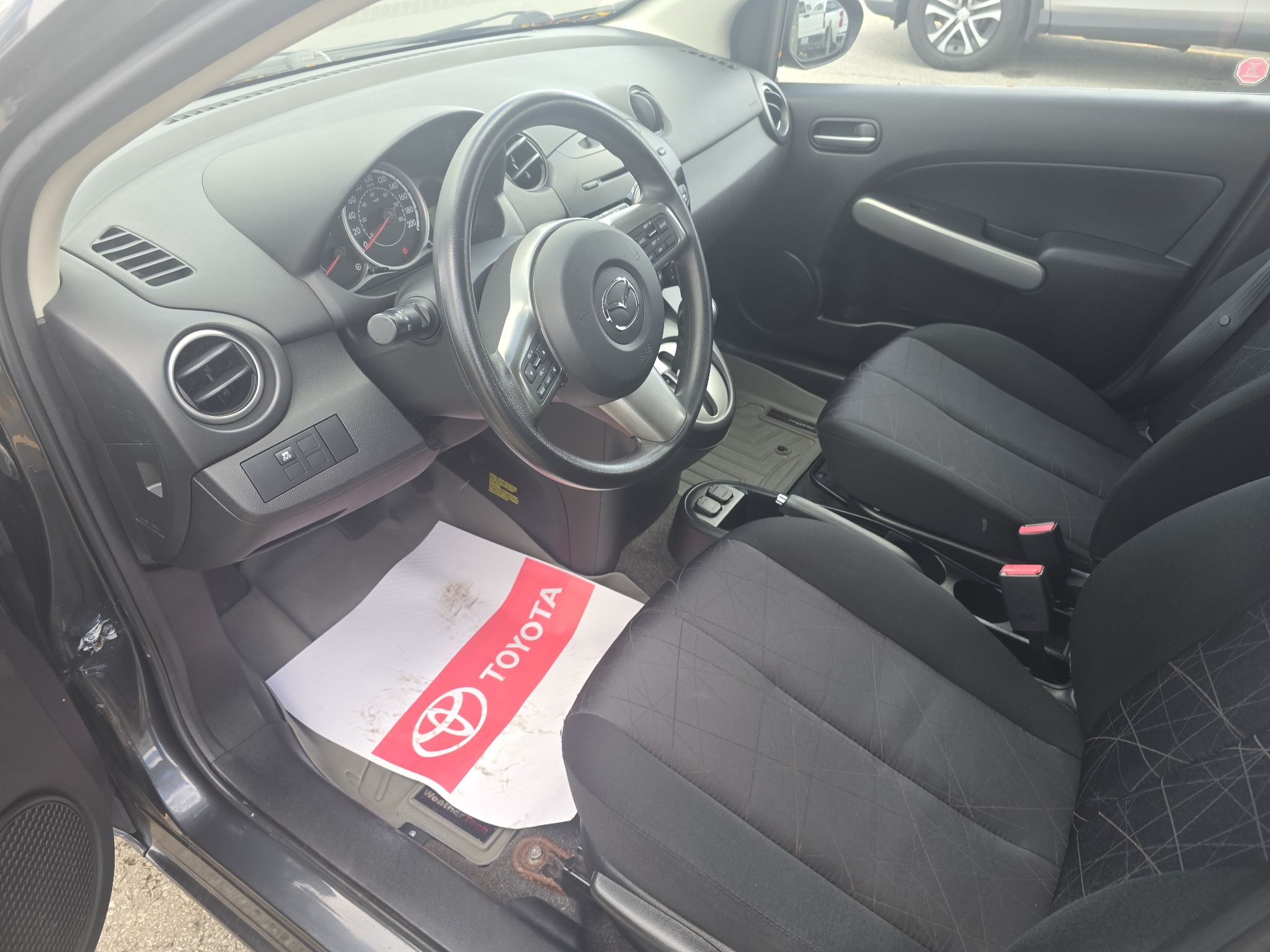 Photo 2014 Mazda Mazda2 GX, A/C, POWER GROUP #4