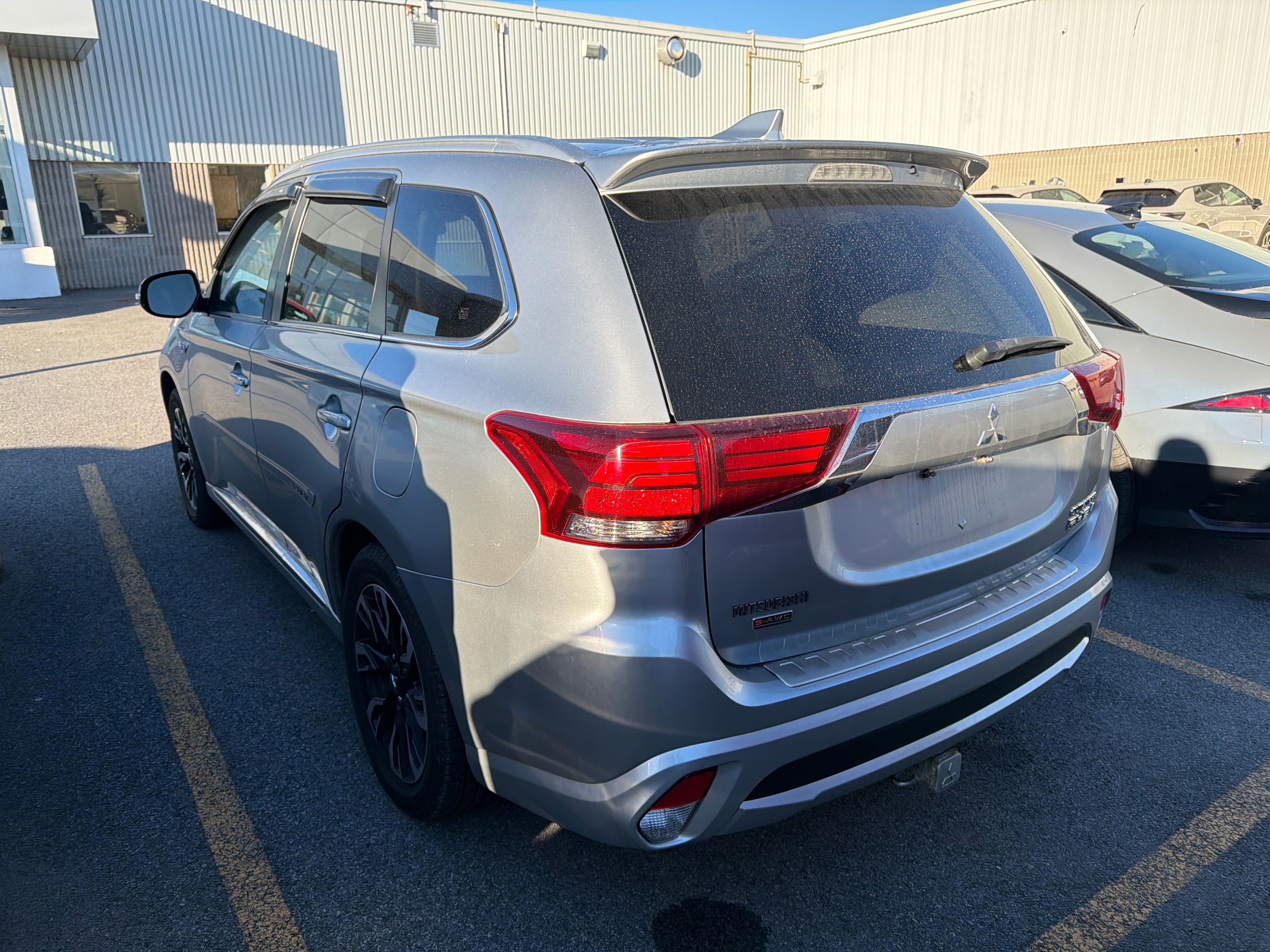 Photo 2018 Mitsubishi OUTLANDER S-AWC GT ARGENT #4
