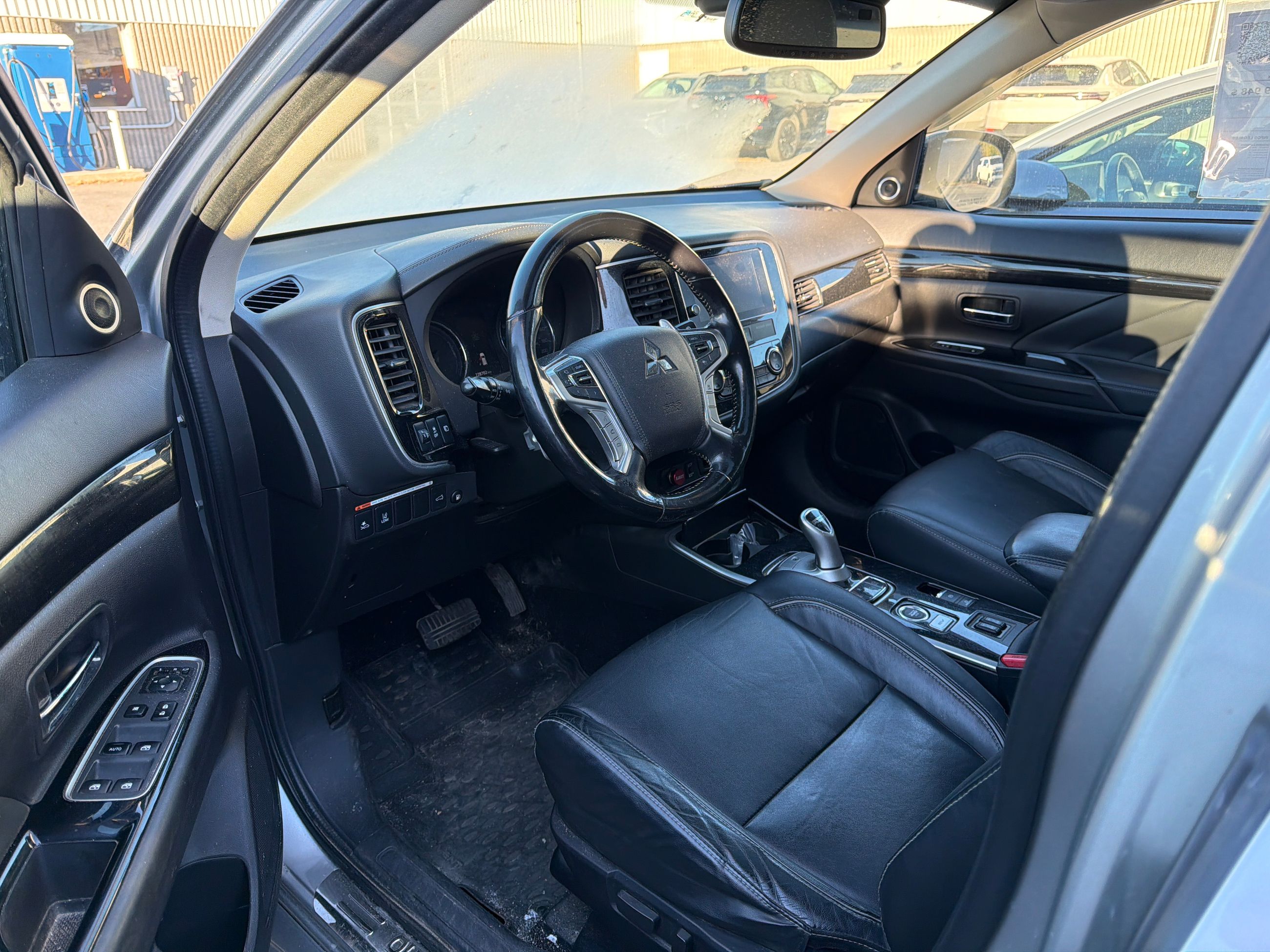 Photo 2018 Mitsubishi OUTLANDER S-AWC GT ARGENT #5