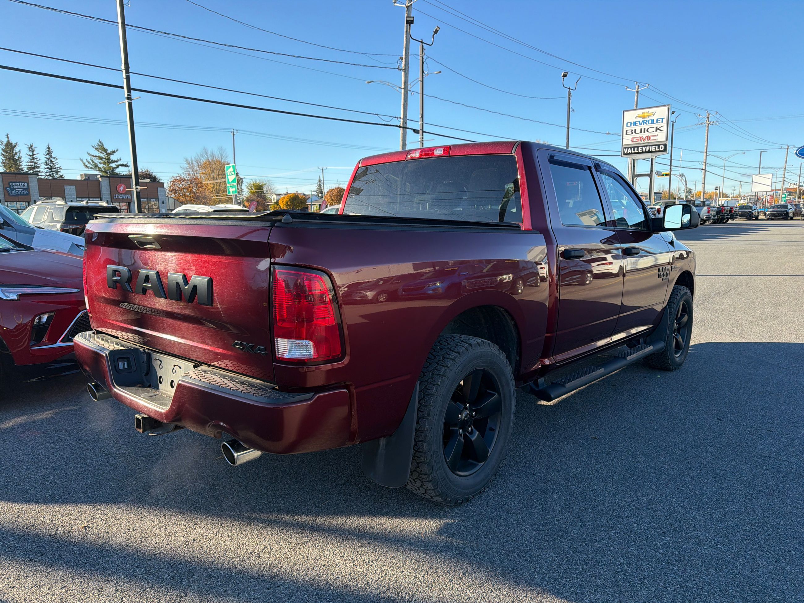 Photo Ram 1500 4WD CREW CAB EXPRESS JAMAIS ACCIDENTÉ, SUPER CONDITION 2021 #3