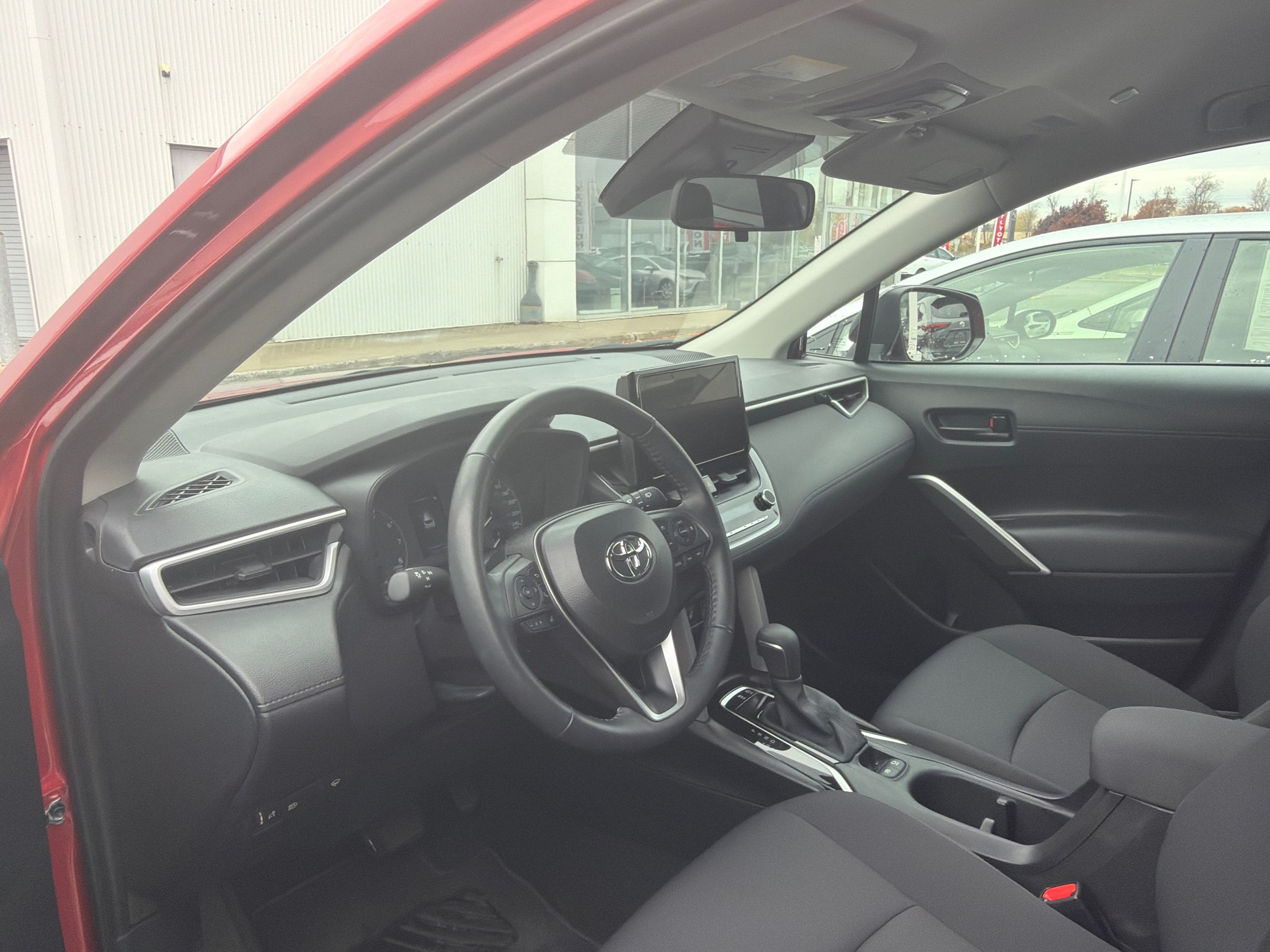 Photo Toyota Corolla Cross LE, A/C, POWER GROUP, CRUISE CONTROL 2025 #3