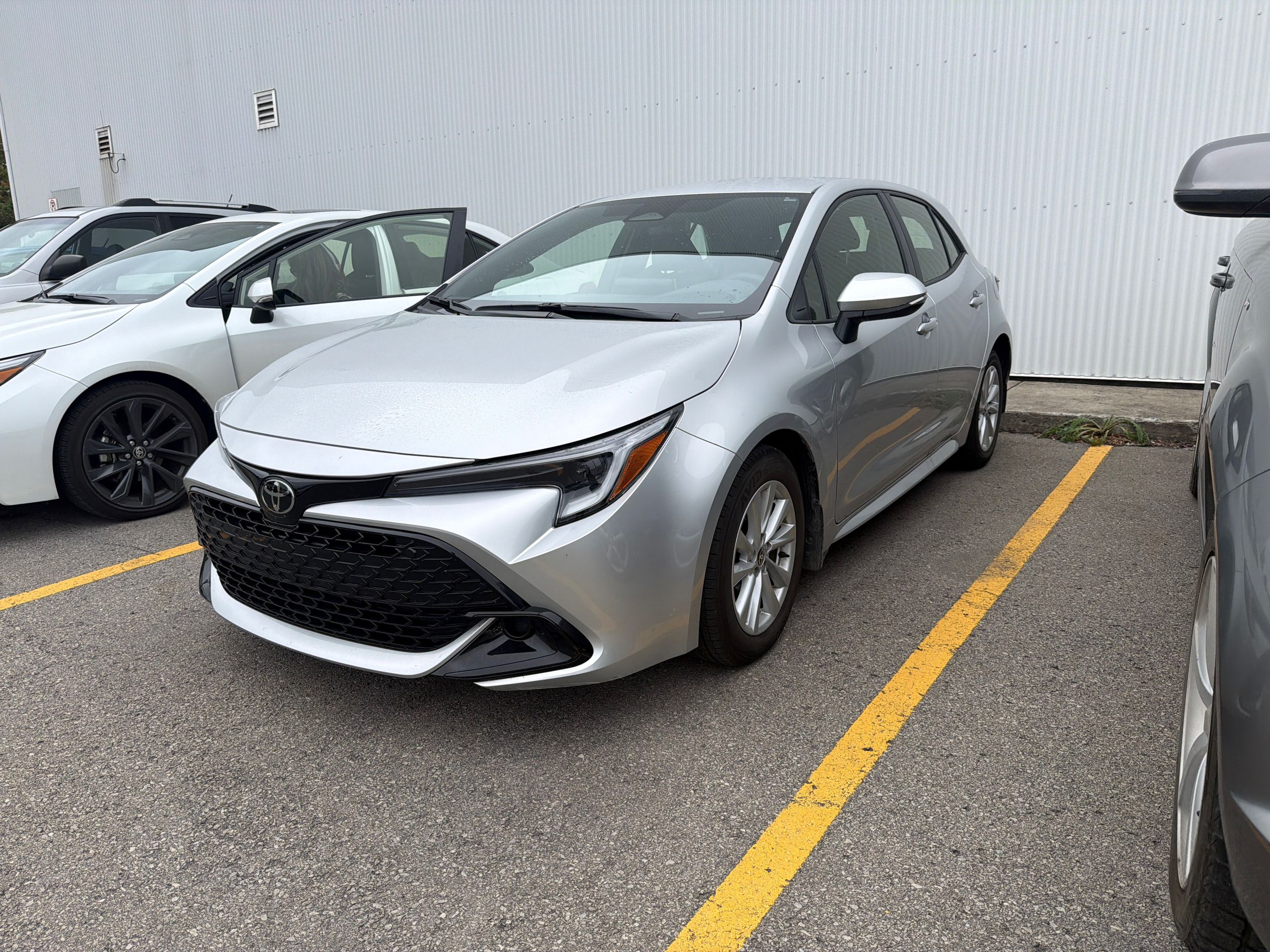 Photo Toyota Corolla Hatchback SE PLUS, A/C, CAM RECUL. BLUETOOTH 2025 #1