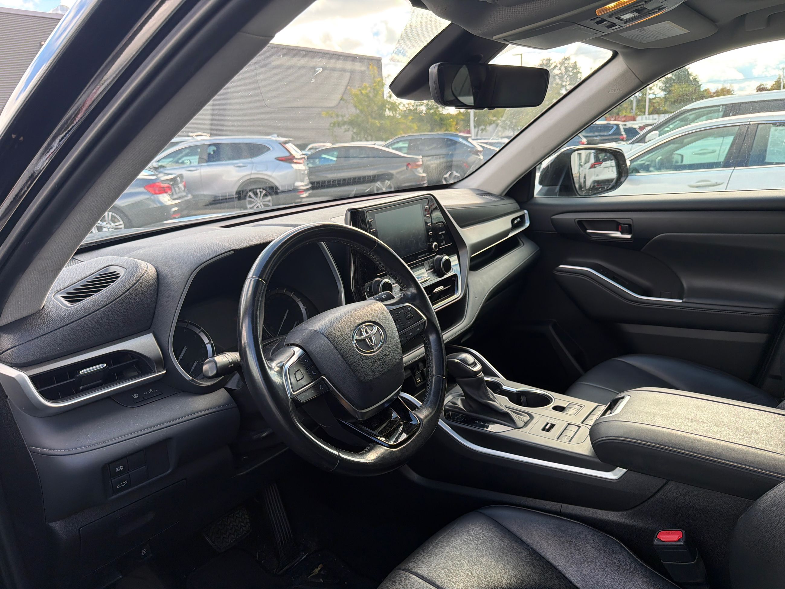 Photo 2020 Toyota Highlander XLE, AWD, A/C, POWER GROUP, CRUISE, PUSH TO START #3