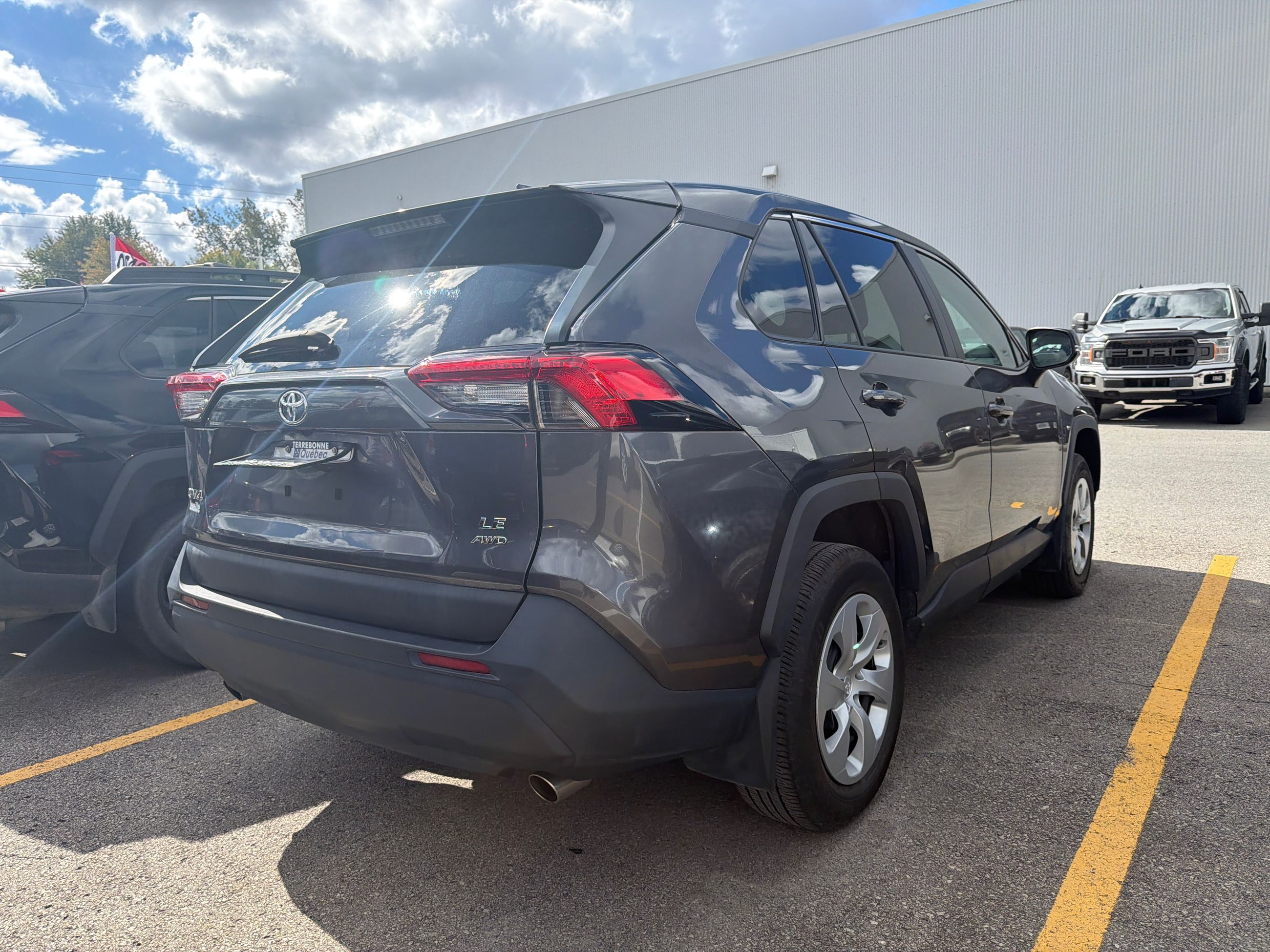 Photo 2024 Toyota RAV4 LE, AWD, A/C, CAM RECUL, BLUETOOTH #2