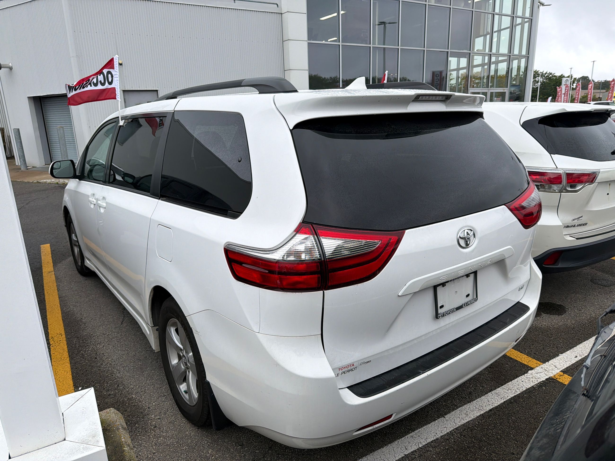 Photo Toyota Sienna LE, A/C, POWER GROUP, CRUISE CONTROL 2020 #2