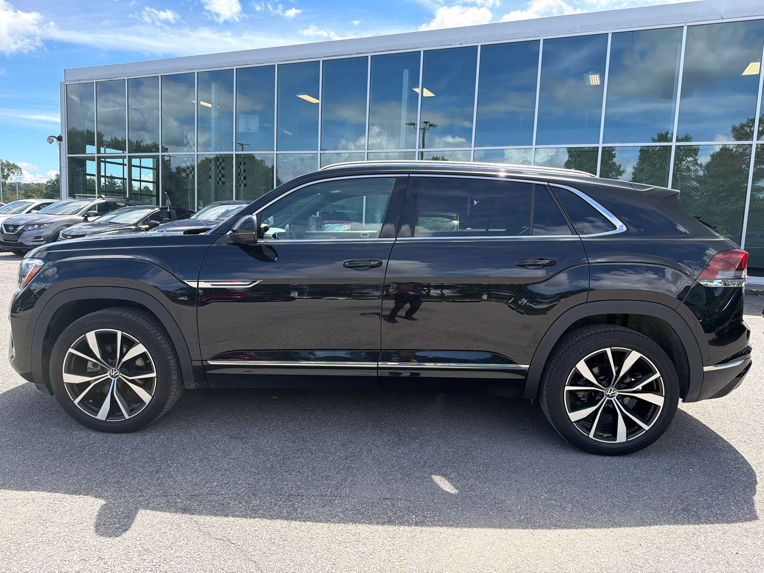 Photo 2024 Volkswagen Atlas Cross Sport Execline #3