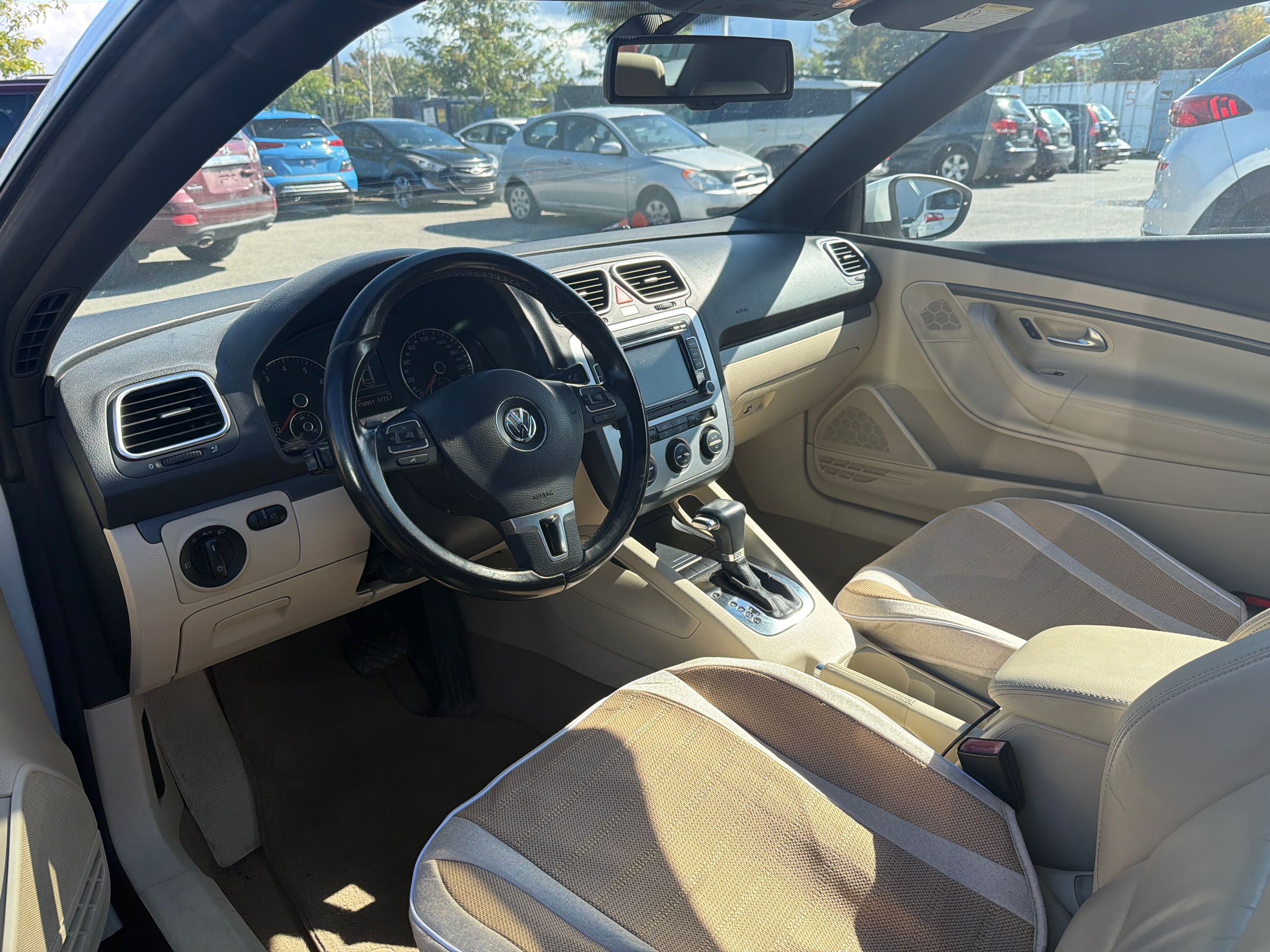 Photo Volkswagen Eos Highline, FWD, A/C, POWER GROUP, BACKUP CAMERA 2010 #3