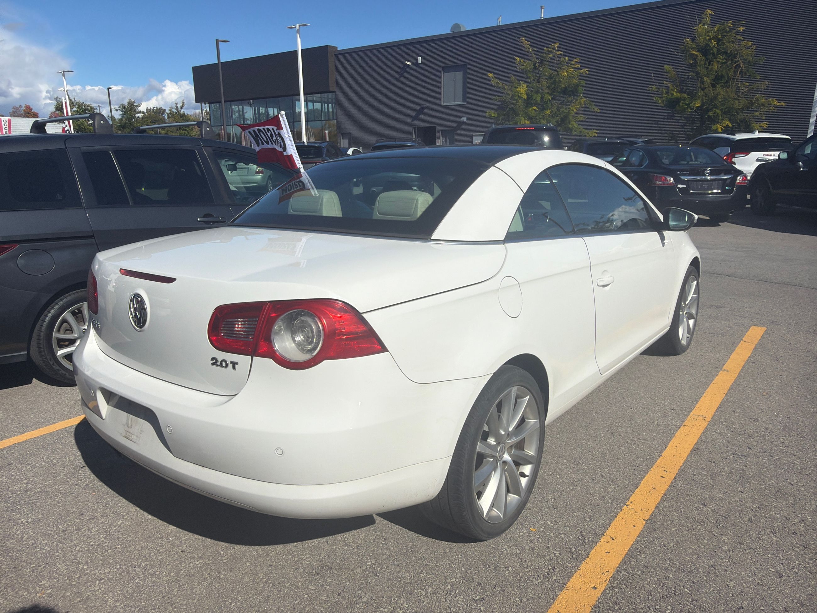Photo Volkswagen Eos Highline, FWD, A/C, POWER GROUP, BACKUP CAMERA 2010 #2