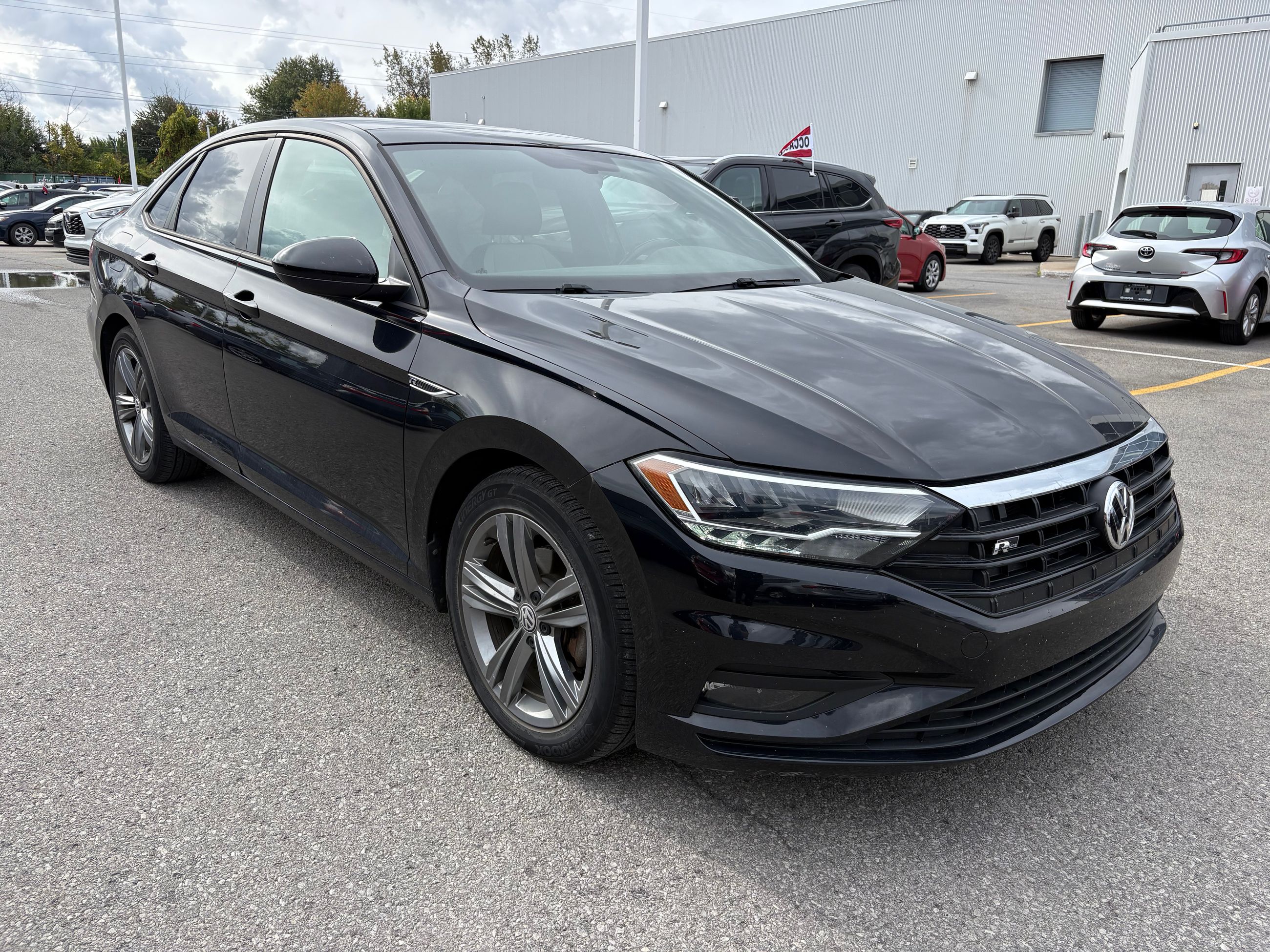 Photo Volkswagen Jetta R-LINE - LEATHER - SUNROOF - REMOTE STARTER 2019 #3