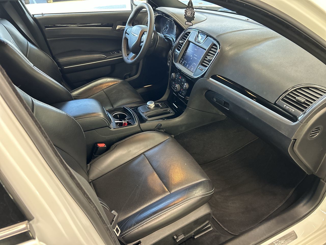 Chrysler 300  2022 à Mississauga, Ontario