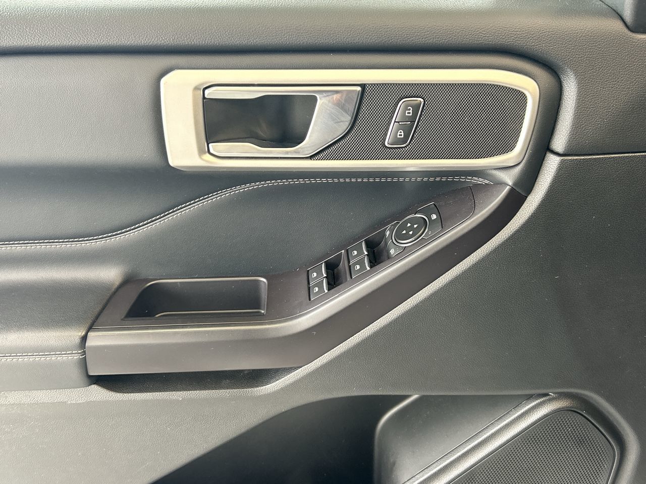 2020 Ford Explorer in Mississauga, Ontario