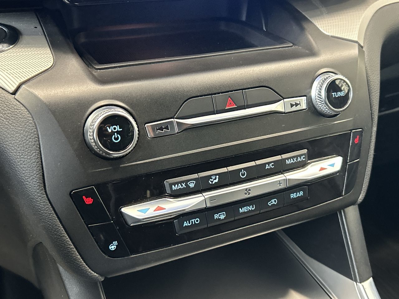 2020 Ford Explorer in Mississauga, Ontario