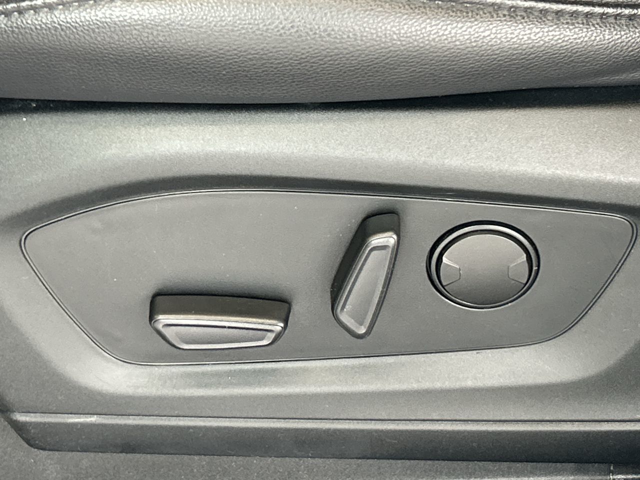 2020 Ford Explorer in Mississauga, Ontario