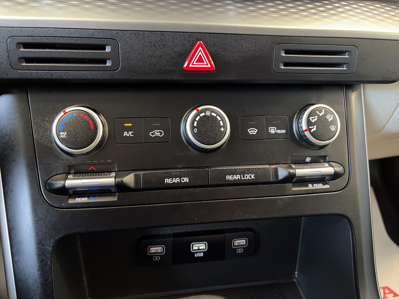 2023 Kia Carnival