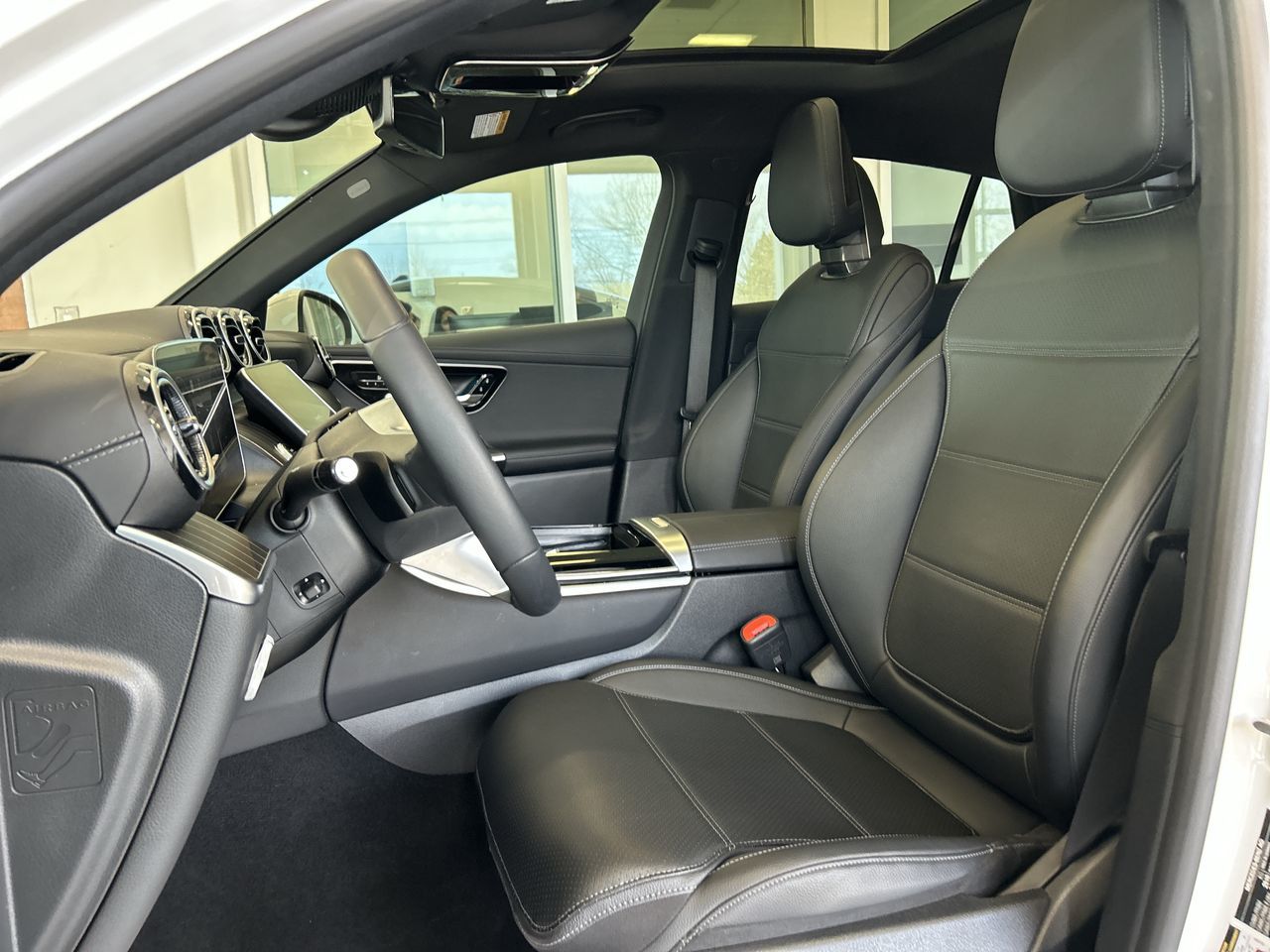 2024 Mercedes-Benz GLC300 in Mississauga, Ontario