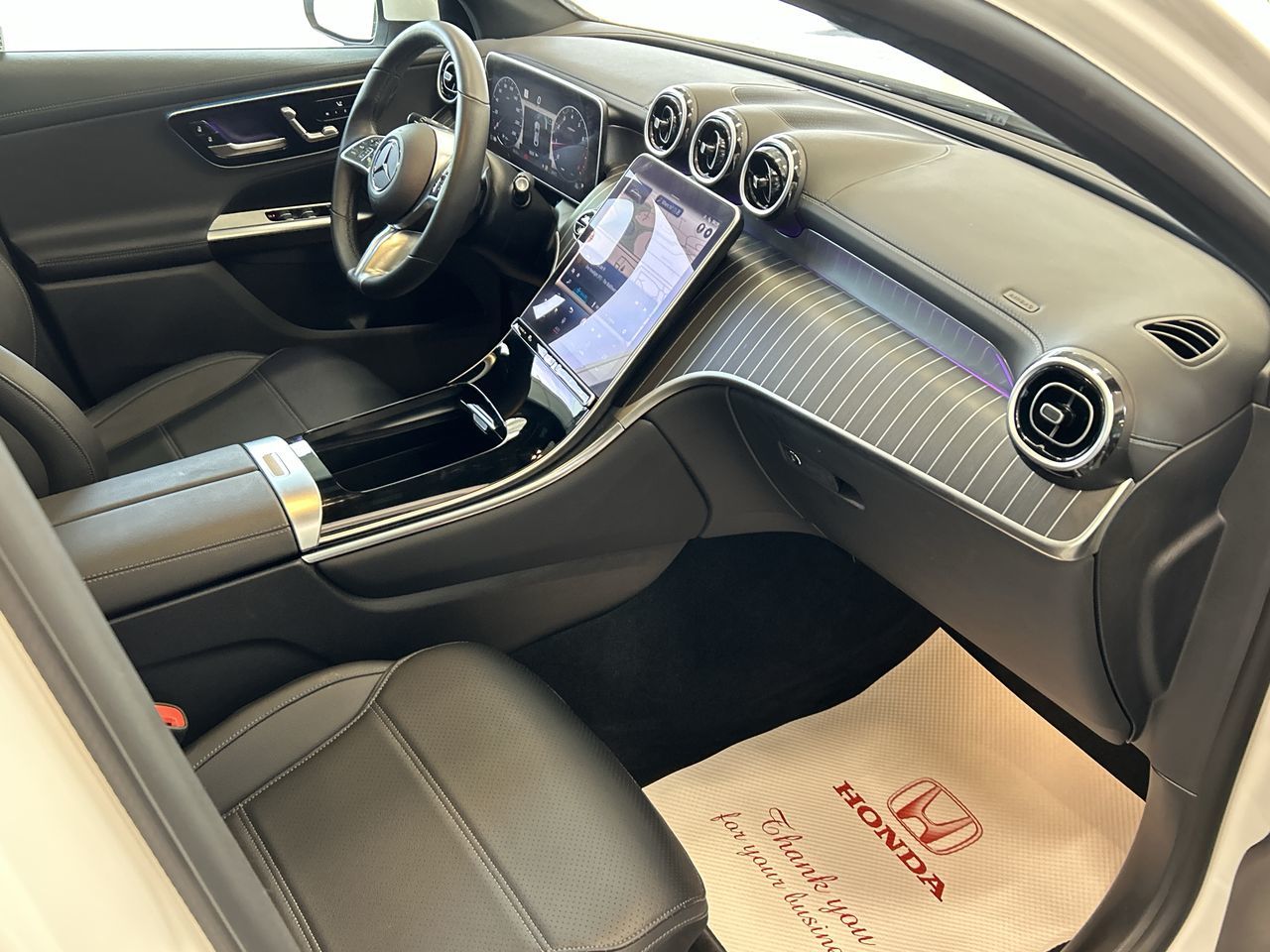 2024 Mercedes-Benz GLC300 in Mississauga, Ontario