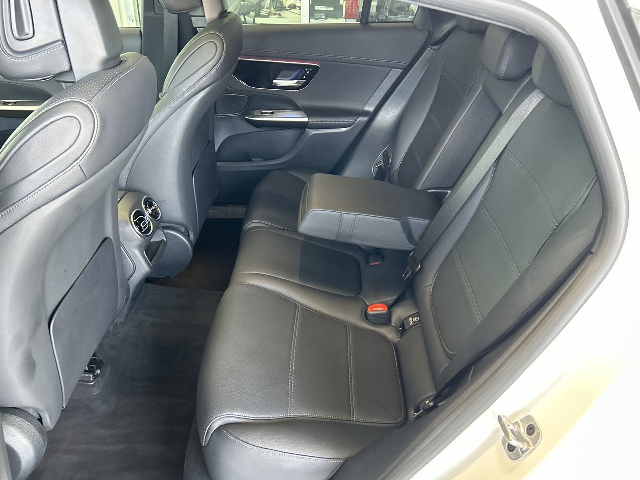 2024 Mercedes-Benz GLC300 in Mississauga, Ontario