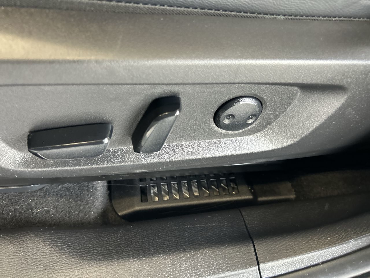 2024 Mitsubishi Outlander Plug-In Hybrid in Mississauga, Ontario