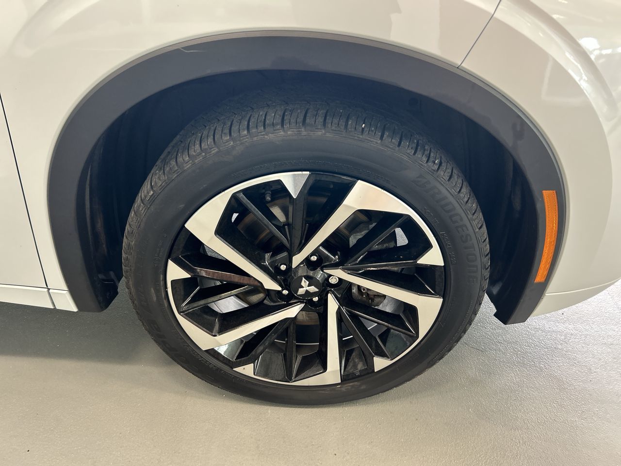 2024 Mitsubishi Outlander Plug-In Hybrid in Mississauga, Ontario