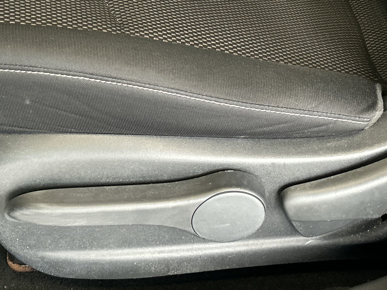 2014 Nissan Sentra in Mississauga, Ontario