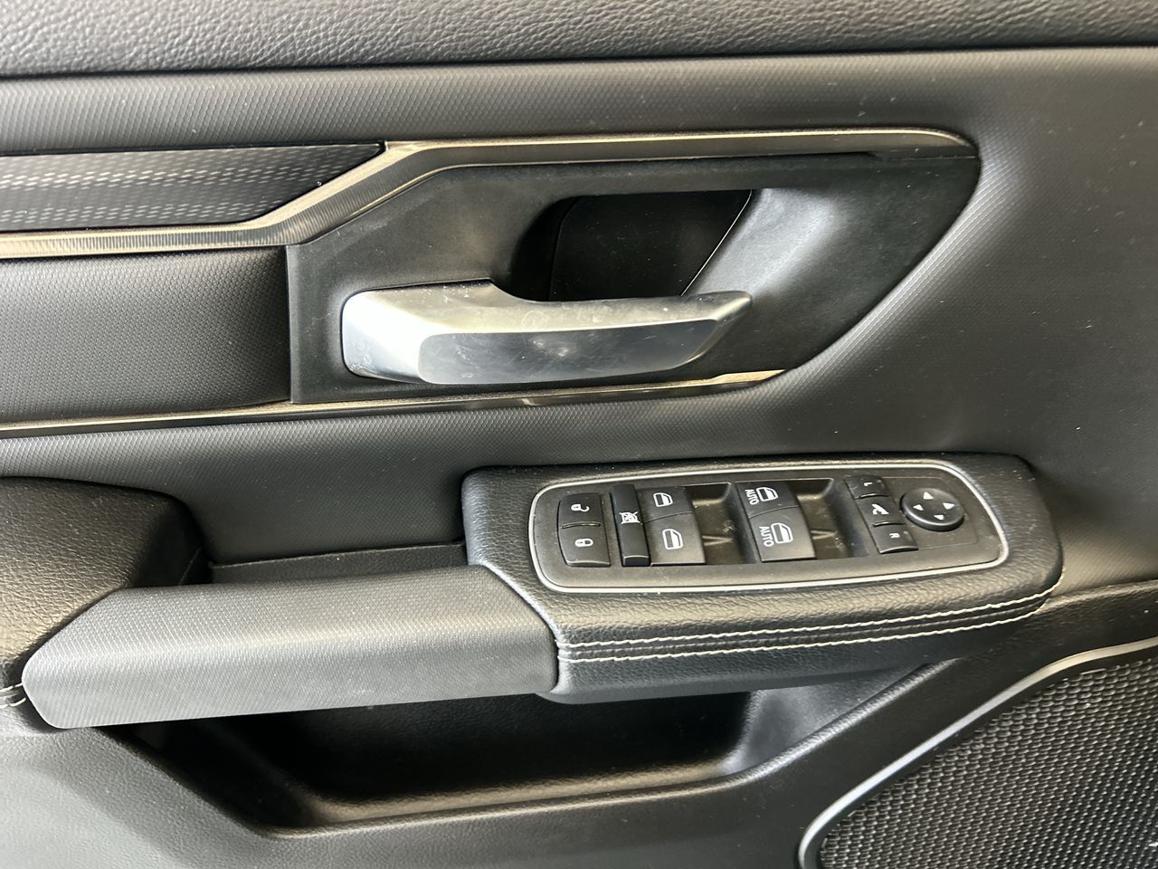 2023 Ram 1500 4WD CREW CAB SPORT