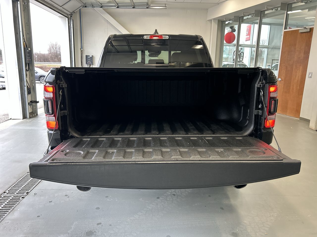 2023 Ram 1500 4WD CREW CAB SPORT