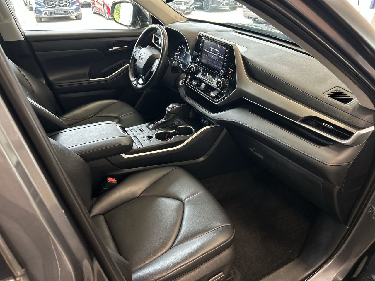 2020 Toyota Highlander in Mississauga, Ontario