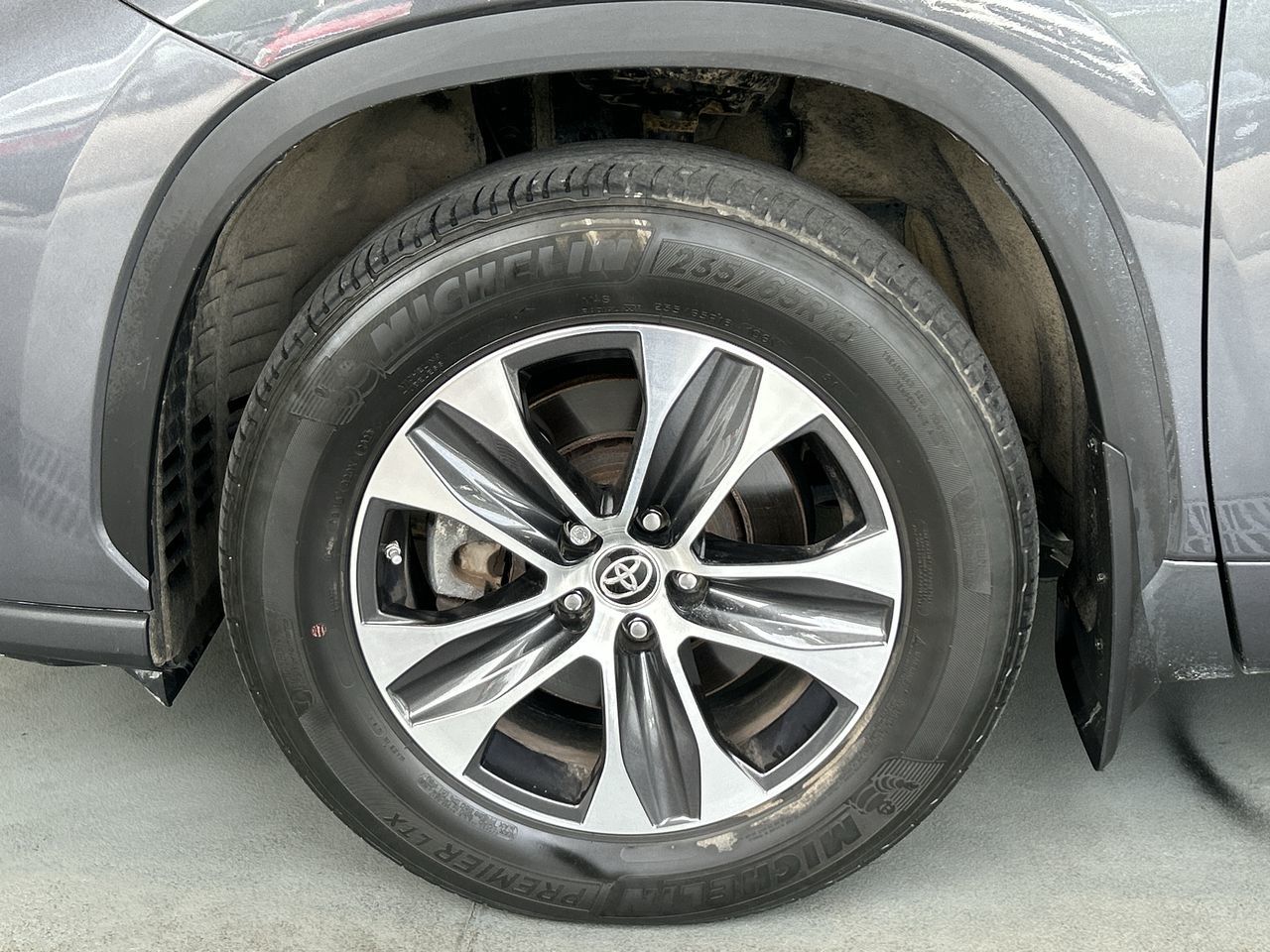 2020 Toyota Highlander in Mississauga, Ontario