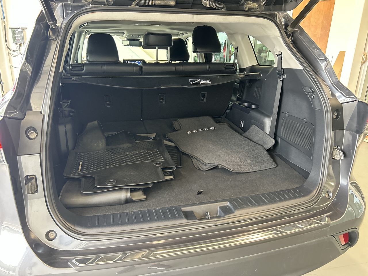 2020 Toyota Highlander in Mississauga, Ontario