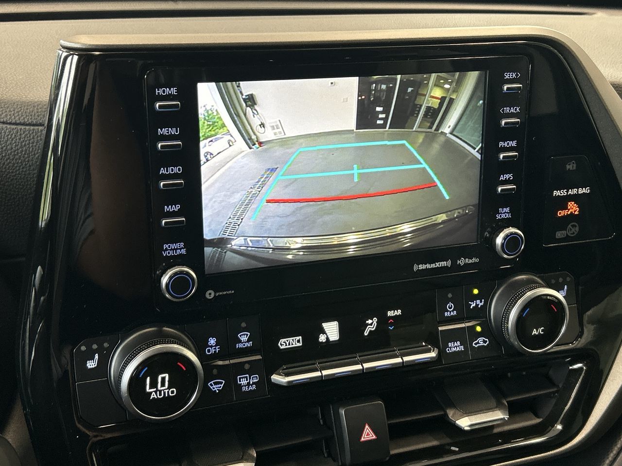 2020 Toyota Highlander in Mississauga, Ontario