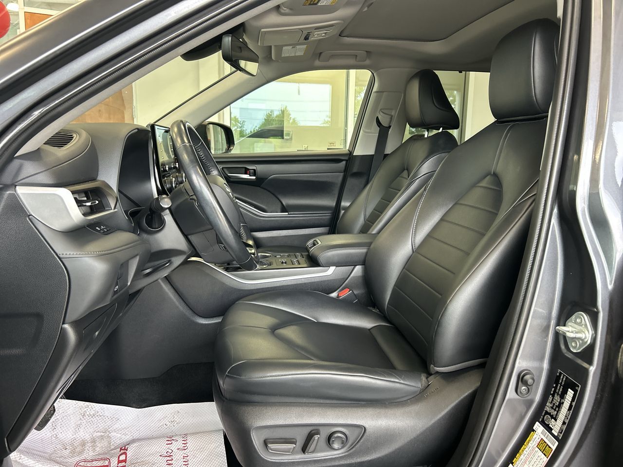 2020 Toyota Highlander in Mississauga, Ontario