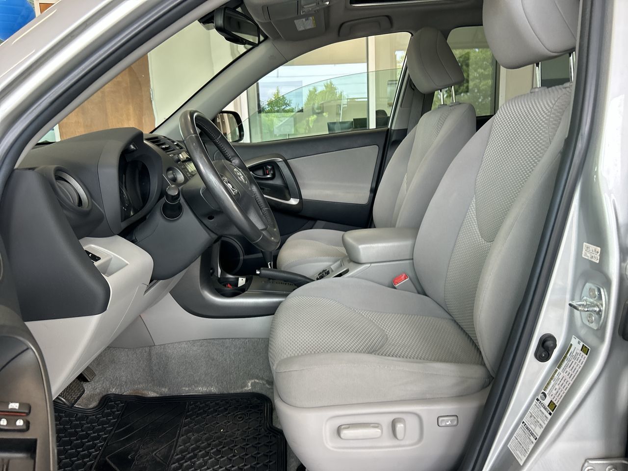 Toyota RAV4  2011 à Mississauga, Ontario