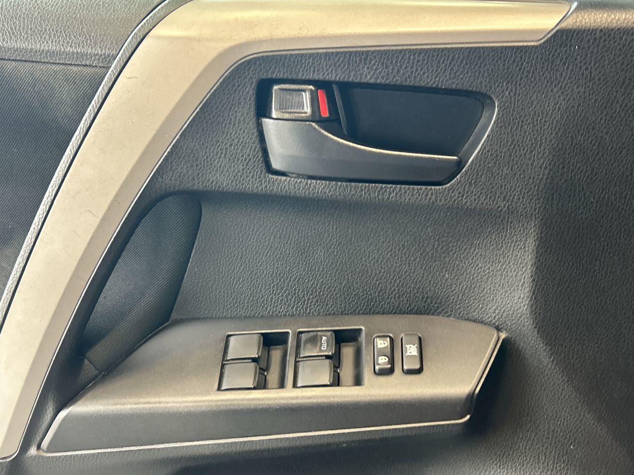 Toyota RAV4  2018 à Mississauga, Ontario