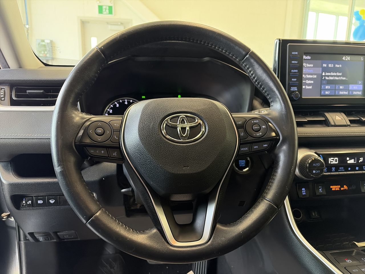2019 Toyota RAV4 in Mississauga, Ontario