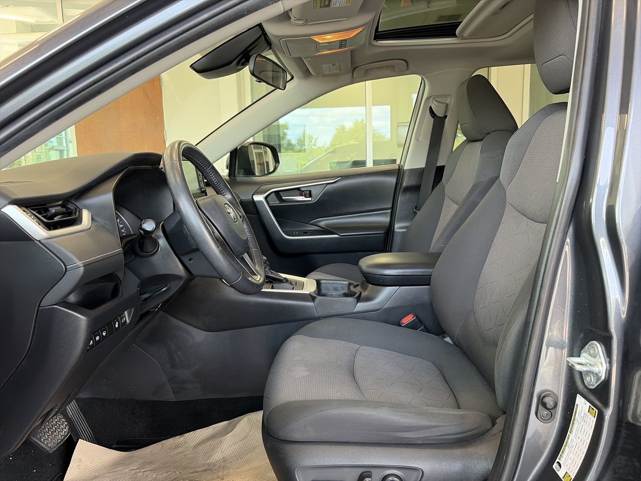 2019 Toyota RAV4 in Mississauga, Ontario