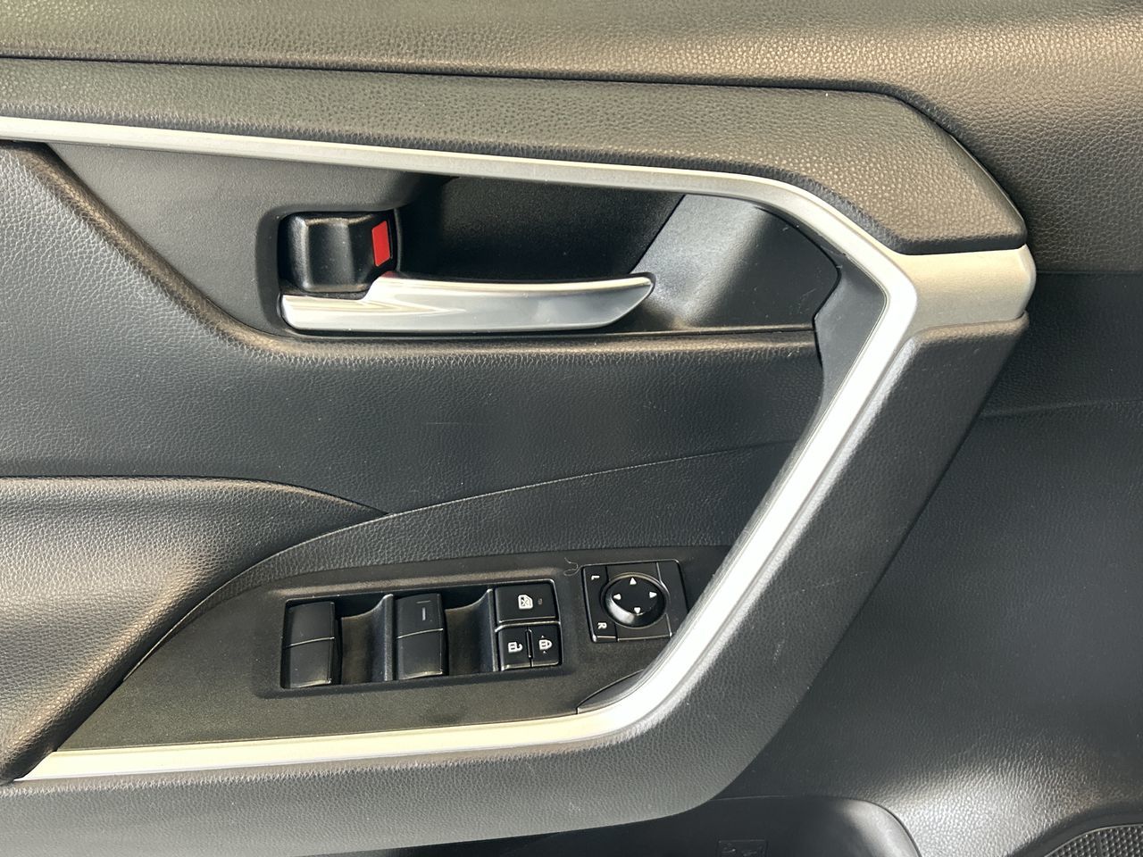 Toyota RAV4  2020 à Mississauga, Ontario