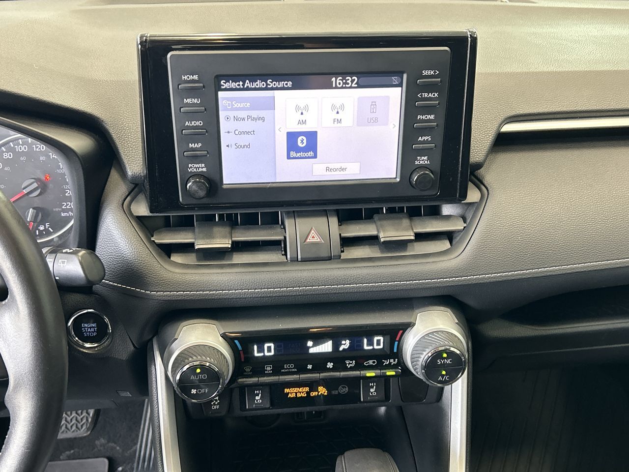 Toyota RAV4  2020 à Mississauga, Ontario