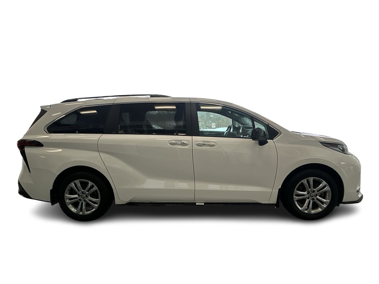 2022 Toyota Sienna Hybrid in Mississauga, Ontario
