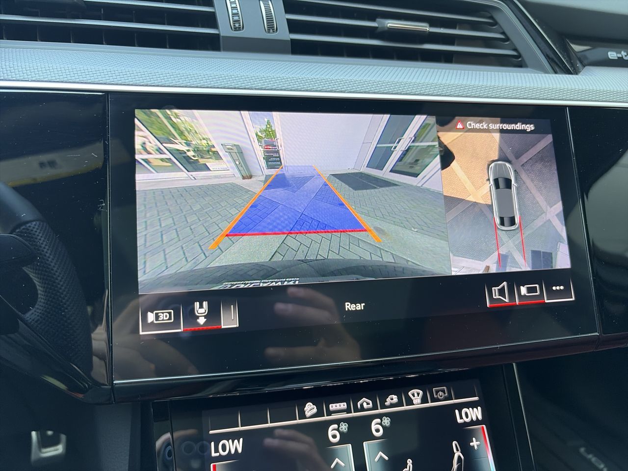 2024  SQ8 e-tron Sportback