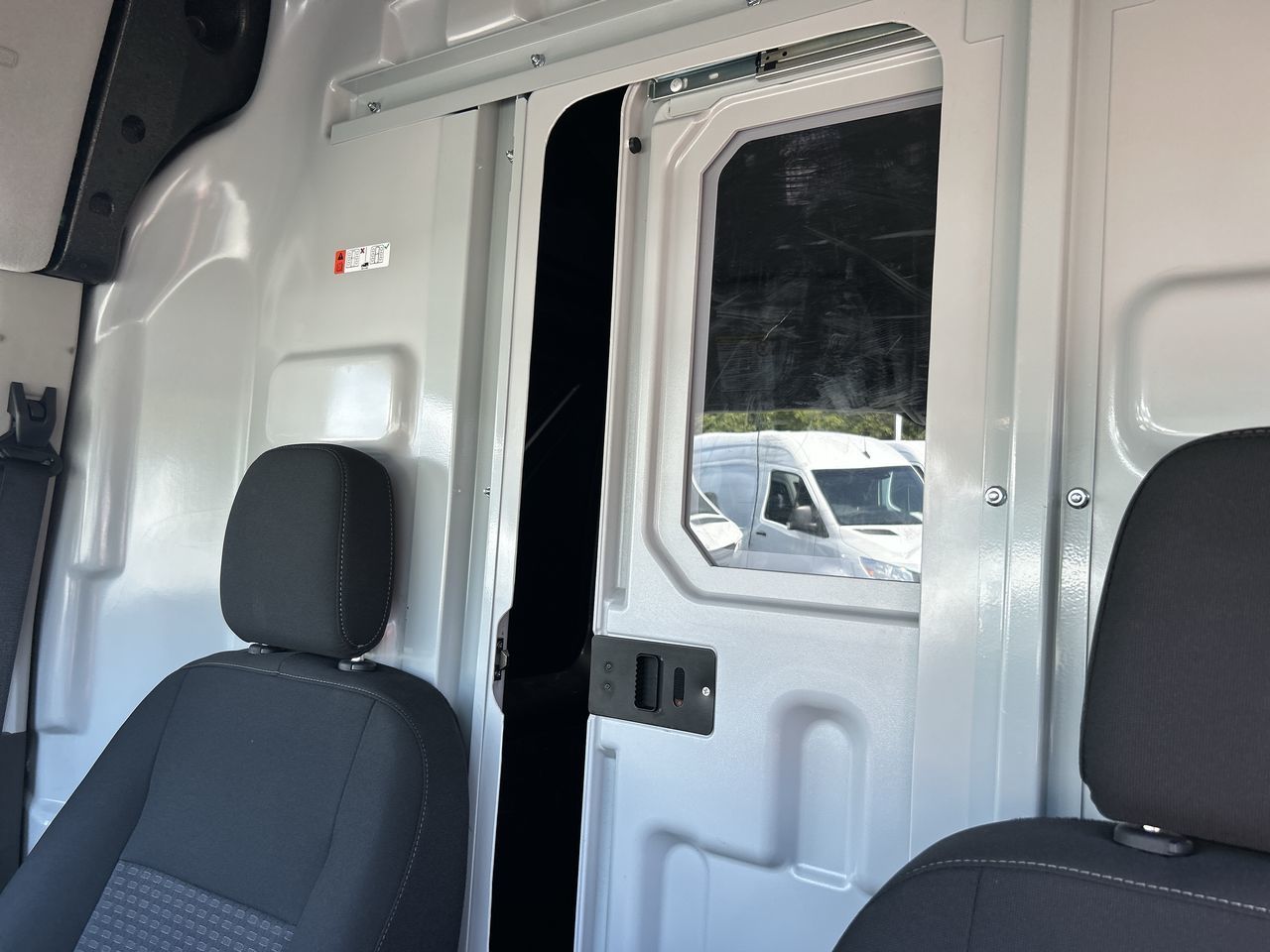 Ford E-Transit 350 BEV Cargo Van  2023 à Vancouver, Colombie-Britannique