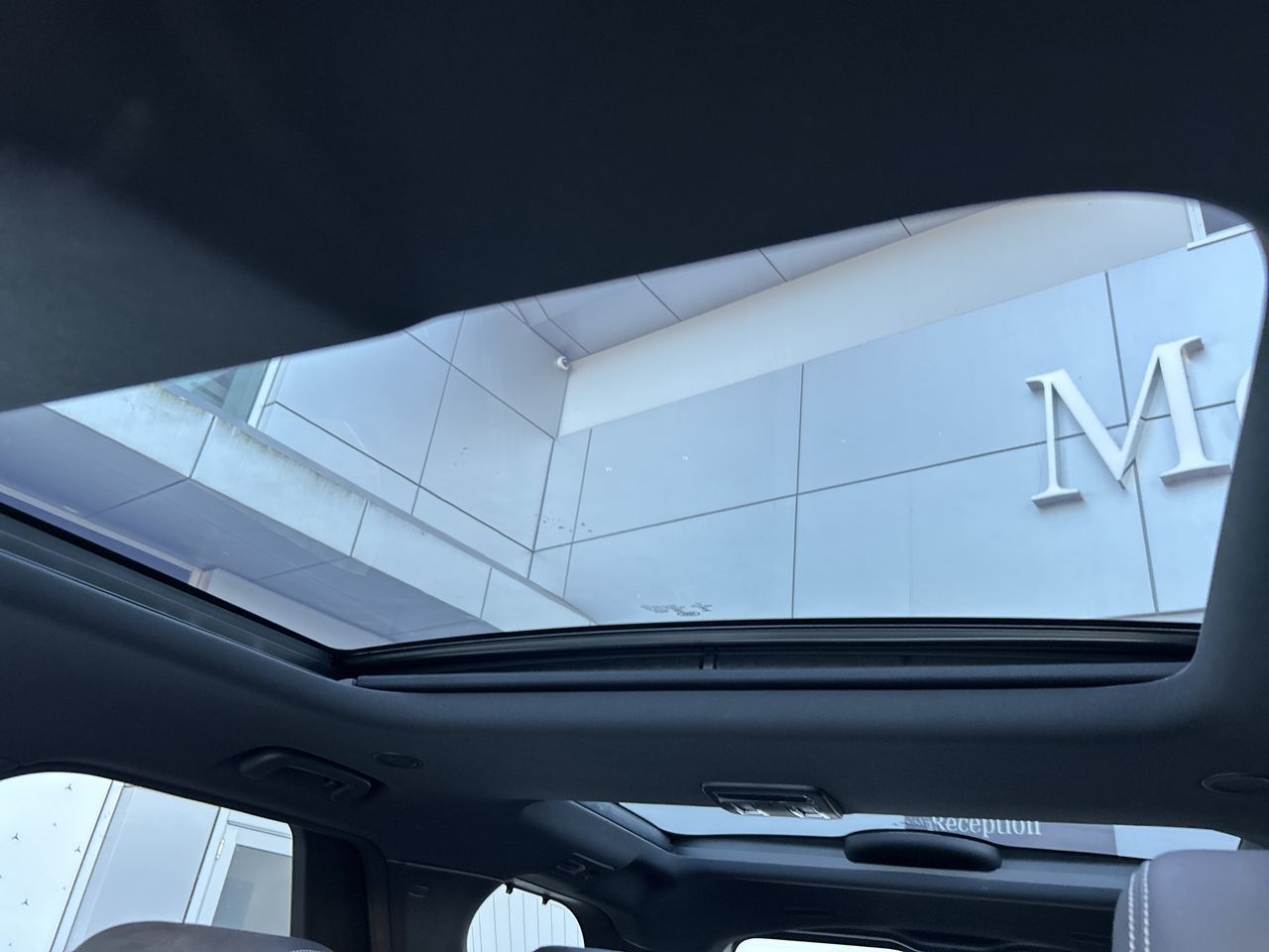 2023 Land Rover Discovery in Vancouver, British Columbia